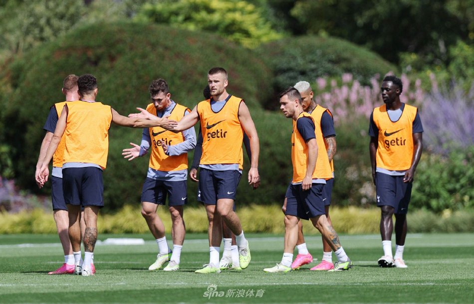 禁区前沿接 禁区前沿接