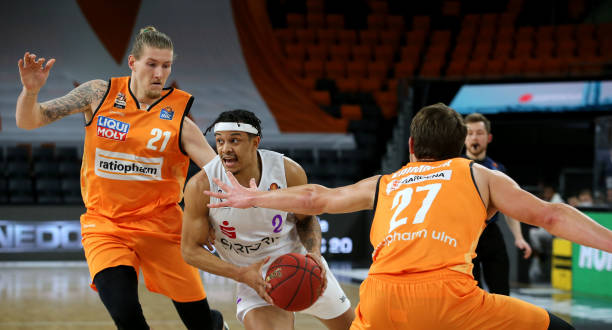 全队的紧密 全队的紧密