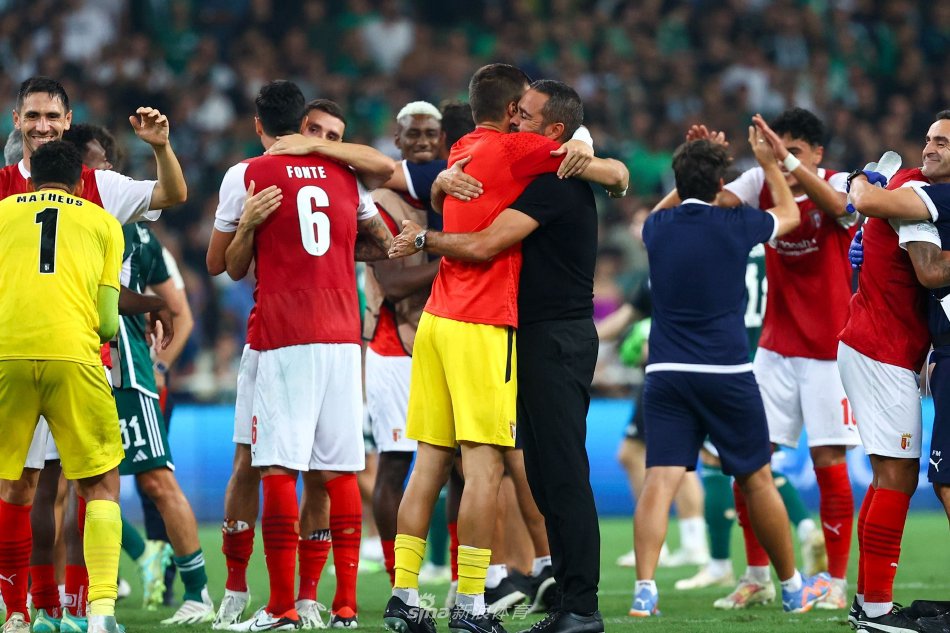 他们的中场 他们的中场