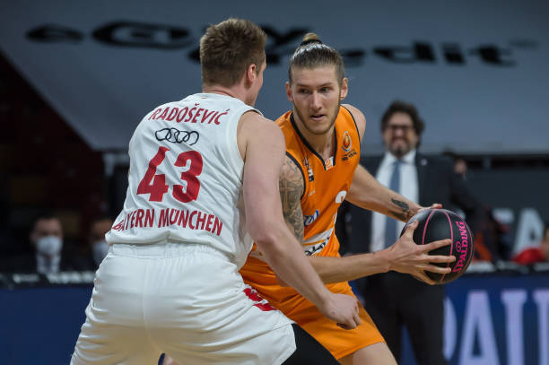 球场上的实 球场上的实